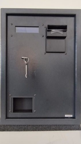 NP ONE Pénzváltó automata. 1 hopperes kivitel, kijelzővel, bankjegyelfogadóval.