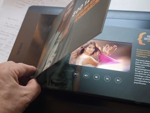 A5 Size printable video greeting card with 5,4" diplay. USB C port